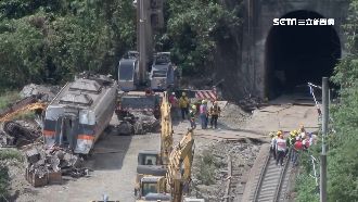 太魯閣2車廂卡隧道　拚7日清空完畢