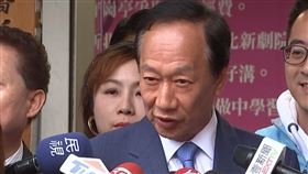 ▲郭台銘近日頻頻幫郭家軍拉抬聲勢，否認立委選情有雙邊押寶的情形