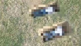 Google地圖驚見「2具準備下葬的屍體」，讓人看了狂起雞皮。（圖／翻攝自Google地圖）