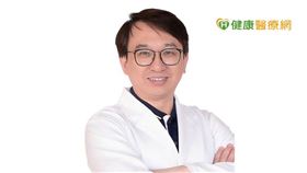 罹患類風濕性關節炎與飲食的相關性很低，醫師建議維持均衡飲食，切勿聽信偏方，應定期回診追蹤、配合正規治療，才有機會穩定病情。