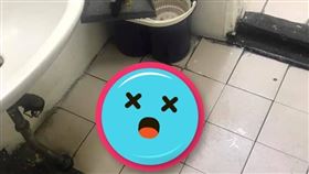 奧客不想排隊上廁所！直接尿地板上　「黃色一灘」業者氣炸▲。（圖／翻攝自爆怨2公社臉書）