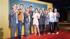 馬志翔、陳嘉樺Ella等主要演員出席電影【聽見歌再唱】首映會。(圖/華納兄弟電影提供)