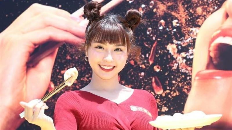 「被伸鹹豬手」掀熱議　峮峮驚吐這句