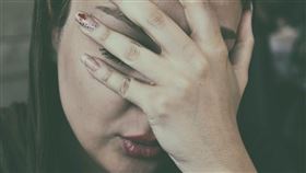 生病，感冒，頭痛，不舒服（圖／翻攝自unsplash）