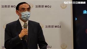 ▲法務部長蔡清祥表示，廉政署已針對李義祥承包標案部分，介入調查。（圖／記者楊佩琪攝）