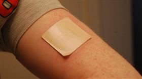 尼古丁貼片。（圖／翻攝自維基百科）