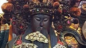 ▲神蛾朝拜。（圖／翻攝自阿里山受鎮宮臉書粉絲專頁）