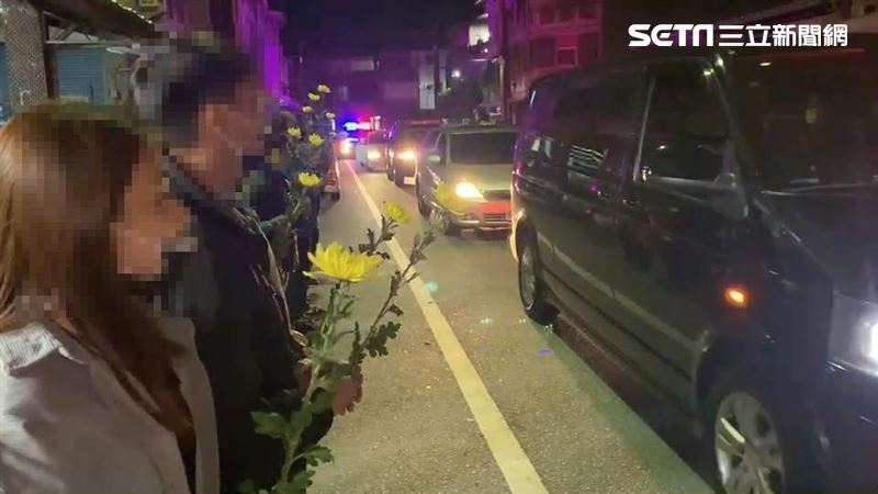 莊憲兵遺體運達台東　家屬淚：到家了