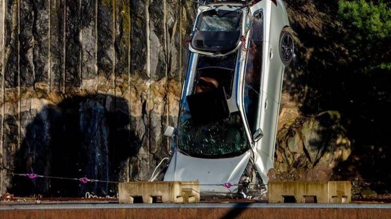 休旅車墜落30公尺　只是為了測試