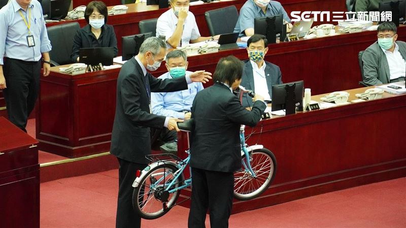 送柯P腳踏車！王世堅轟：讓你天天騎