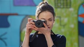 Sony袖珍「定焦三寶」一次上市　三顆鏡頭均一價（圖／台灣索尼提供）