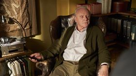 安東尼霍普金斯在《父親》詮釋失智症患者。（圖／采昌國際多媒體提供）