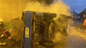 國3南下轎車「燒成火球」　新店隧道塞爆回堵（圖／翻攝畫面）