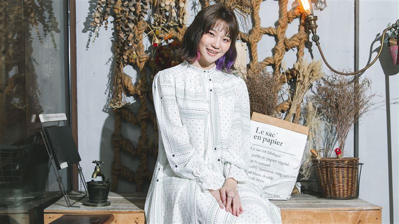 獨／阿公死前比這個　鄭心慈一看淚崩