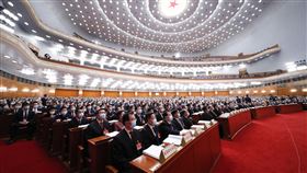 北京出手修改香港選制  政治效應一次看懂（1）中國全國人民代表大會預定11日作出決定，授權人大常委會修改香港基本法附件一、二，修改香港選制。圖為5日全國人大在北京人民大會堂開會。（中新社提供）中央社　110年3月9日