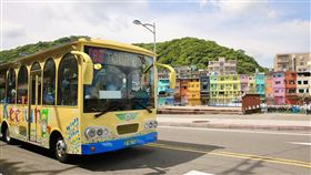 基隆觀光巴士4/17上路　串連在地4大遊憩區基隆觀光巴士17日起將再度上路，除有原先7處觀光站點，再新增外木山、舊漁會正濱大樓及碧砂漁港3站，串聯基隆市區、外木山廊帶、和平島及八斗子共4大觀光遊憩區。（基隆市政府提供）中央社記者沈如峰基隆傳真  110年4月9日