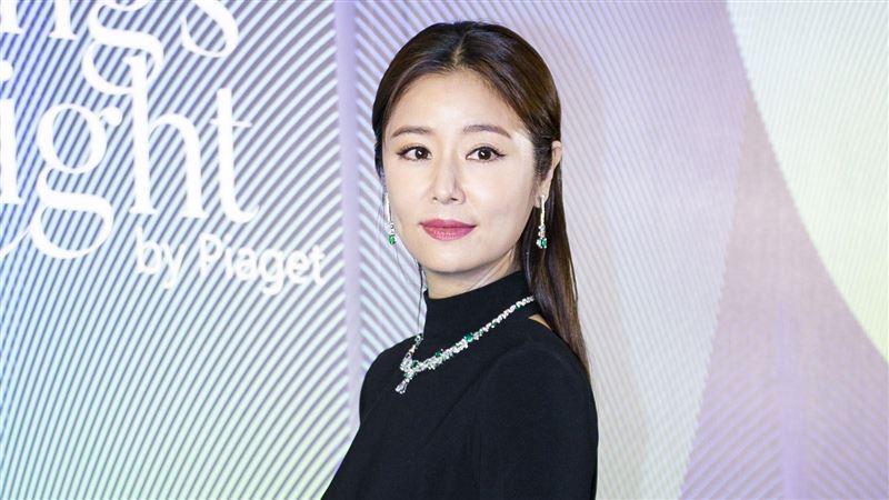 林心如下身失蹤烤蛋糕　超辣美腿全露