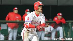 ▲味全龍二壘手李凱威。（圖／記者劉彥池攝影）