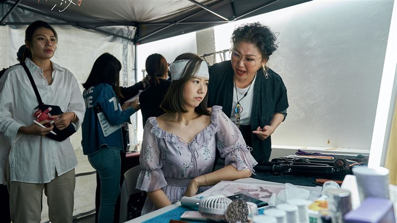 雷／藍心湄刷馬桶　女星怒嗆事後下跪