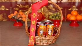 4款媽祖限定瓶身沙士共有240箱在八間公廟讓信徒免費喝。（圖／業者提供）