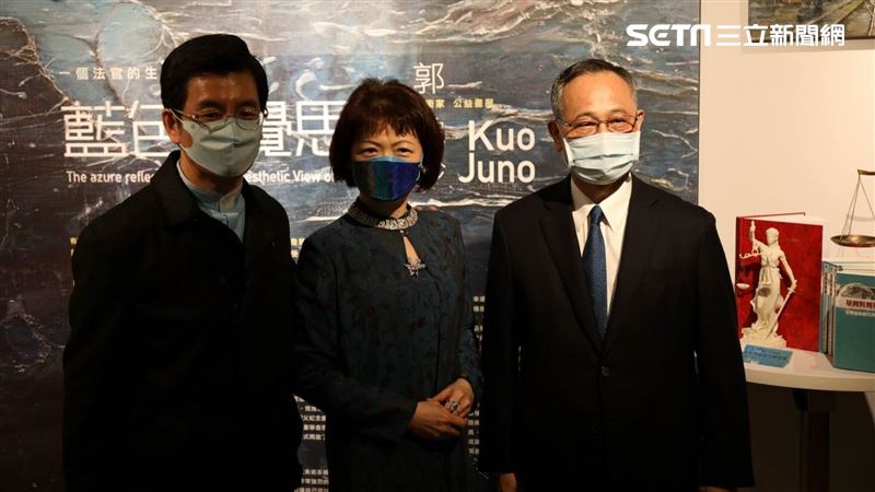 助殉職員警遺族！法官開設公義畫展