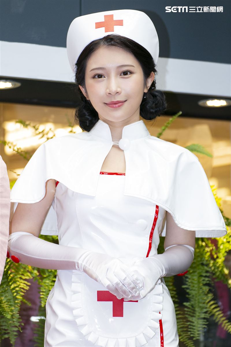 鄭家純出席《深夜保健室》簽書會記者會。（圖／記者楊澍攝影）