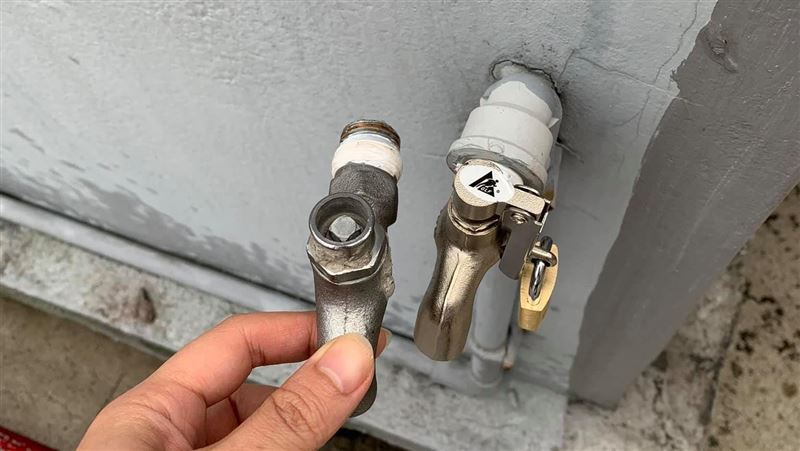 惡鄰自備萬用鑰匙偷水！她1招回敬