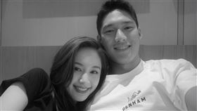 才曝光有小孩！女星參加「戀愛綜藝」　突爆新戀情震驚粉絲（圖／翻攝自王子文微博）