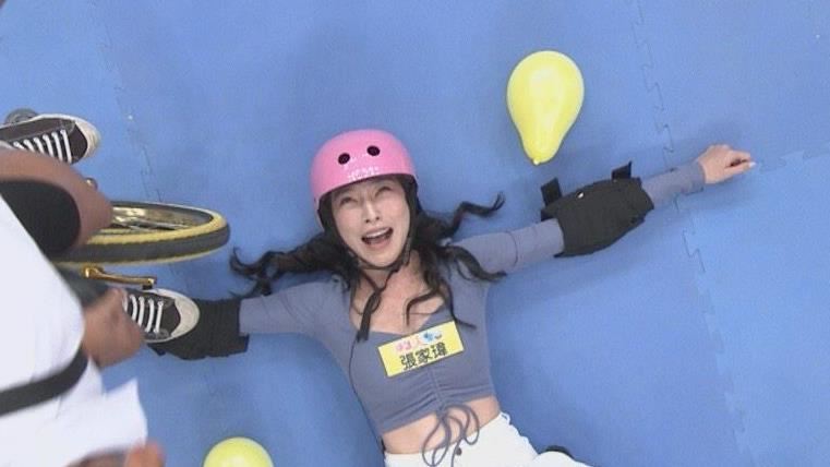 見女星躺地慘叫　胡瓜嚇歪命案現場？