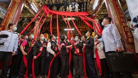 蔡英文參拜「白沙屯拱天宮」。（圖／總統府提供）