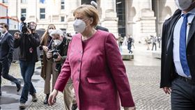 德國總理梅克爾（Angela Merkel）的保守派聯盟剩下不到6個月就要面對大選，支持率卻直直滑落。現在聯盟挑選總理候選人的壓力愈來愈大。圖／美聯社／達志影像