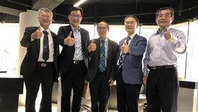 左一：陳桔旺常務監事、左二：三軍總醫院王智弘院長（理事）左三：劉伯恩理事長、左四：顏鴻順理事、施景泉理事。