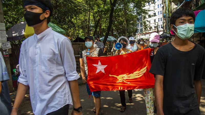 軍政府斷網　緬甸年輕人創地下刊物