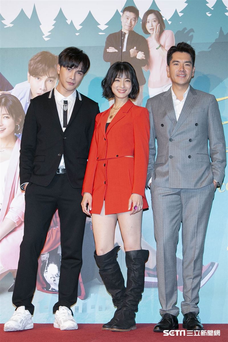 全新八點華劇《三隻小豬的逆襲》舉行首映會，卡司陣容空前，除了王傳一、賴雅妍、謝佳見以外，還有「老爸專業戶」李天柱、劉瑞琪、魏蔓、孫沁岳、高英軒，還有成語蕎等。（圖／記者楊澍攝影）