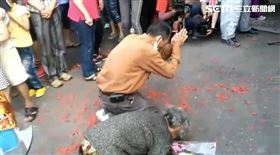 張秋錫先生辛苦求子一直不如願，向白沙屯媽祖祈福後竟順利得到一女一子。 記者李依璇攝影