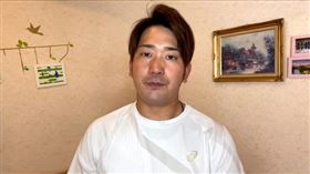 高野圭佑和大家打招呼。（圖／中信兄弟提供）