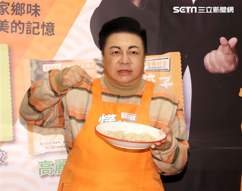 董至成離婚半年砸下百萬推出餃子副業銷售破萬包。（記者邱榮吉/攝影）