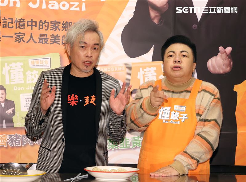 康康替董至成副業站台。（記者邱榮吉/攝影）