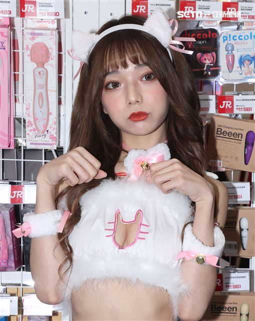 JKF性感美胸女郎啾啾。（記者邱榮吉/攝影）