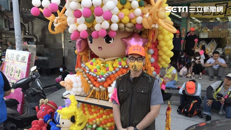 氣球造型師報恩　萬顆氣球製白沙屯媽