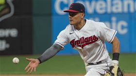 ▲張育成傳出再見失誤。（圖／美聯社／達志影像）