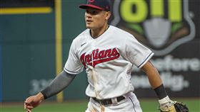 ▲克里夫蘭印地安人張育成能守一壘。（資料照／美聯社／達志影像）