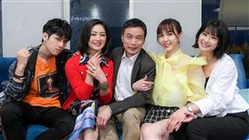 賴雅妍,魏蔓,李天柱,三隻小豬,王傳一