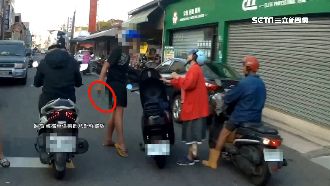 獨／不滿被擋去路　騎士揮刀嚇老夫妻