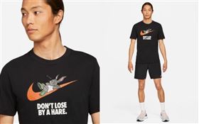 Nike官網推出兔子設計T-Shirt，再度惹怒中國網友。（圖／翻攝自Nike官網）