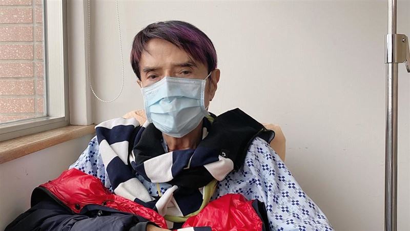 開刀休克輸12袋血搶命　歌王傳命危