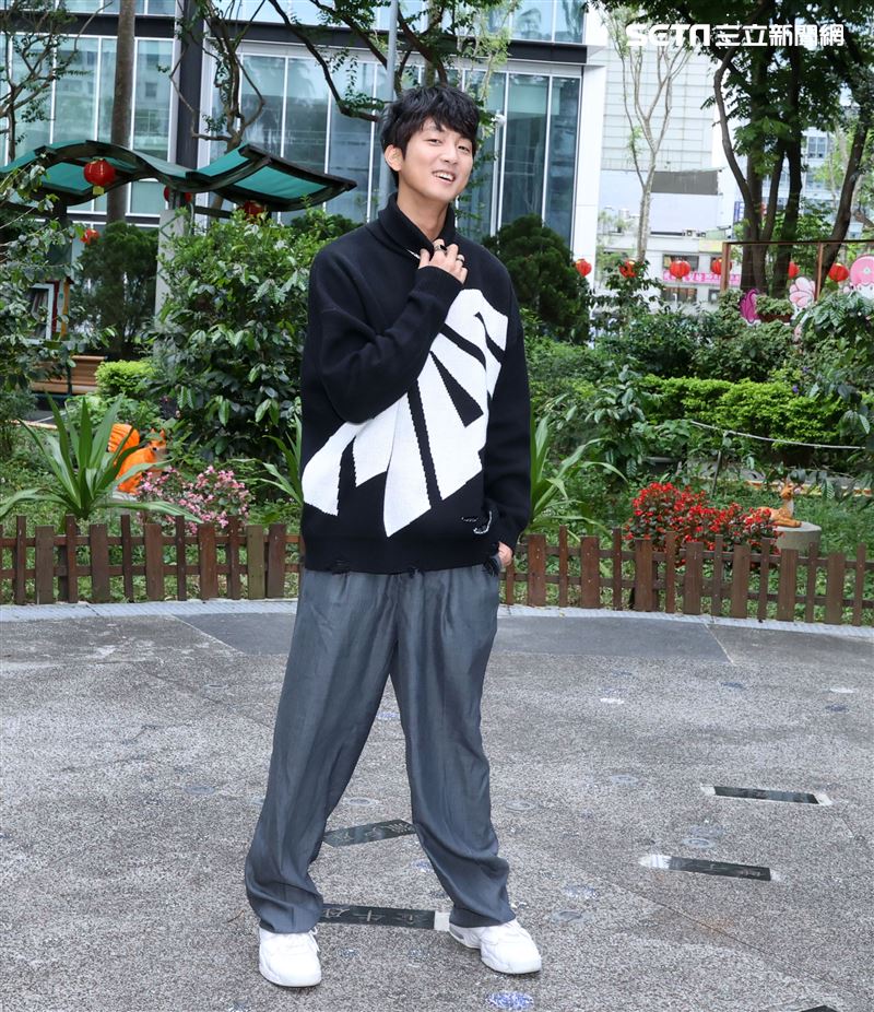 許書豪三立新聞網專訪。（記者邱榮吉/攝影）