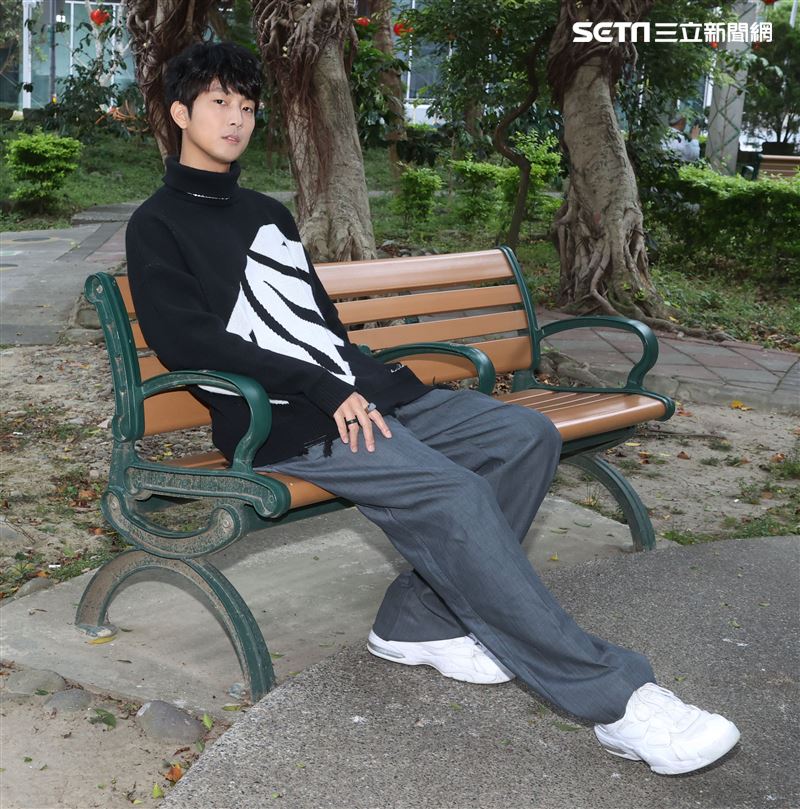 許書豪三立新聞網專訪。（記者邱榮吉/攝影）