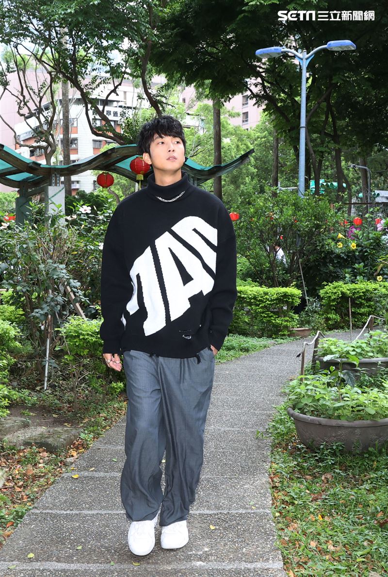 許書豪三立新聞網專訪。（記者邱榮吉/攝影）