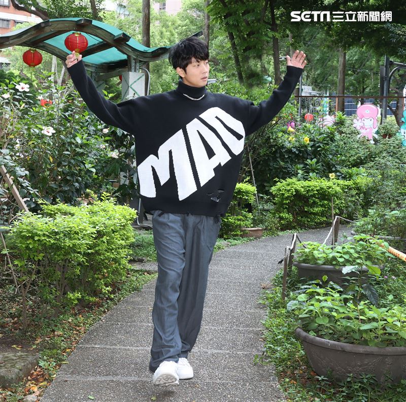 許書豪三立新聞網專訪。（記者邱榮吉/攝影）